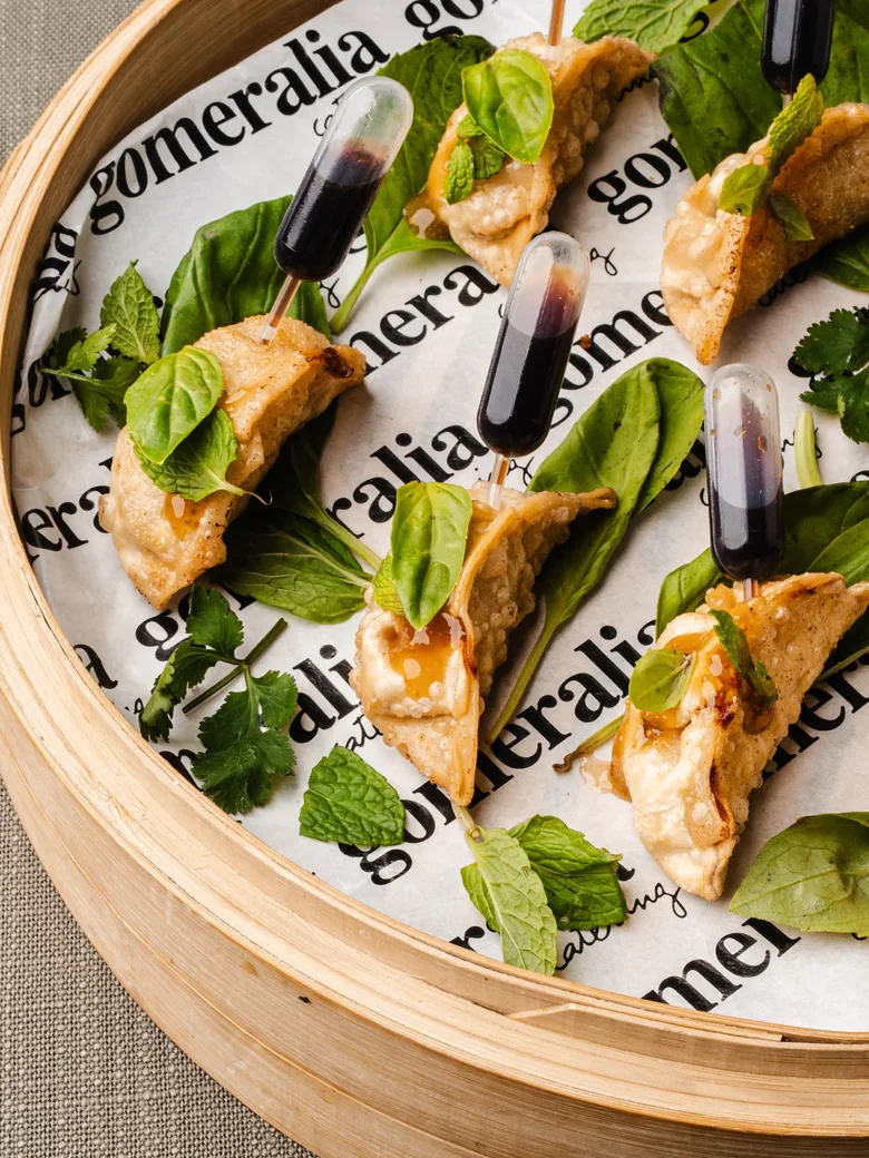 Gyoza servida en un evento de empresa en Tenerife